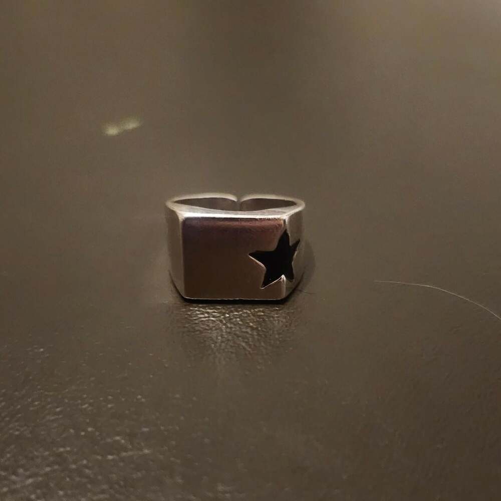 Silver Ring With Black Star C 0 A 2